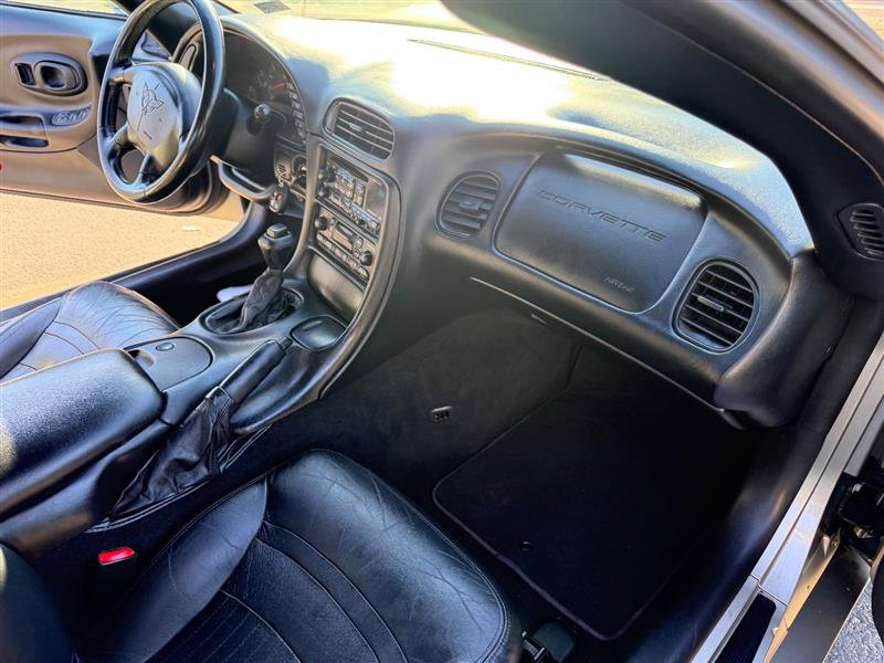 Used 2000 Chevrolet Corvette Convertible w/ Memory Pkg image 18