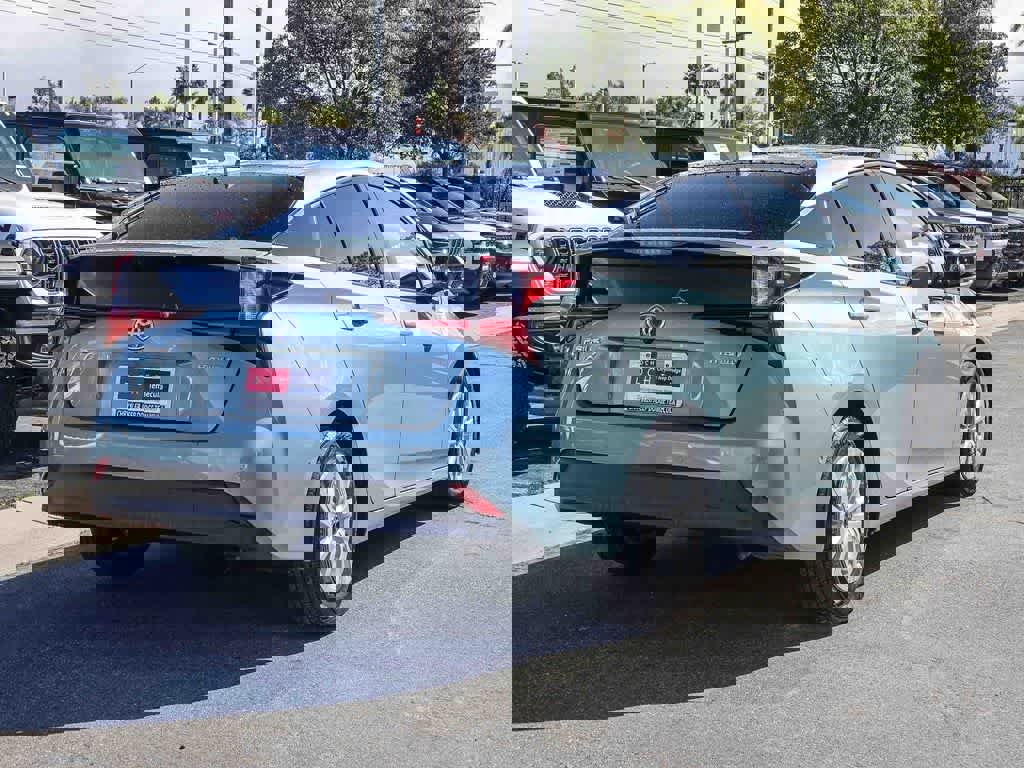 Used 2019 Toyota Prius LE image 4