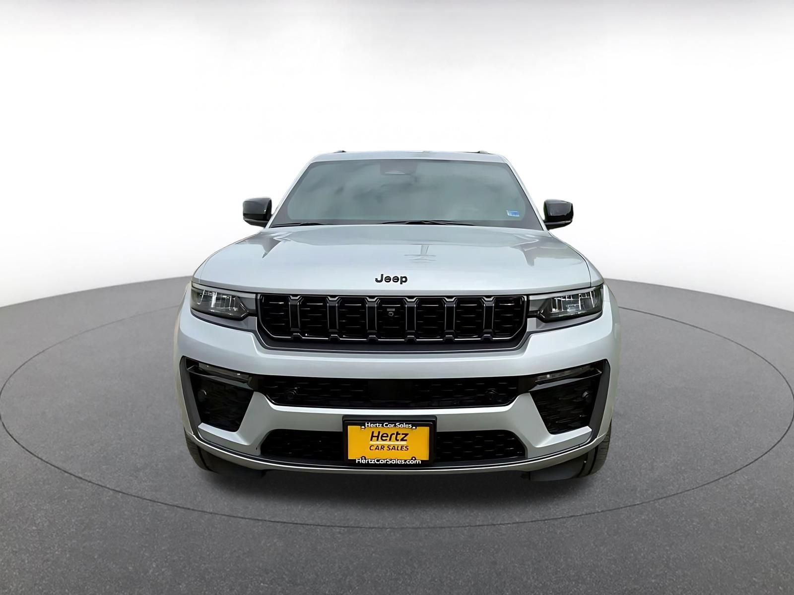Used 2026 Jeep Grand Cherokee Limited AWD/4WD image 4