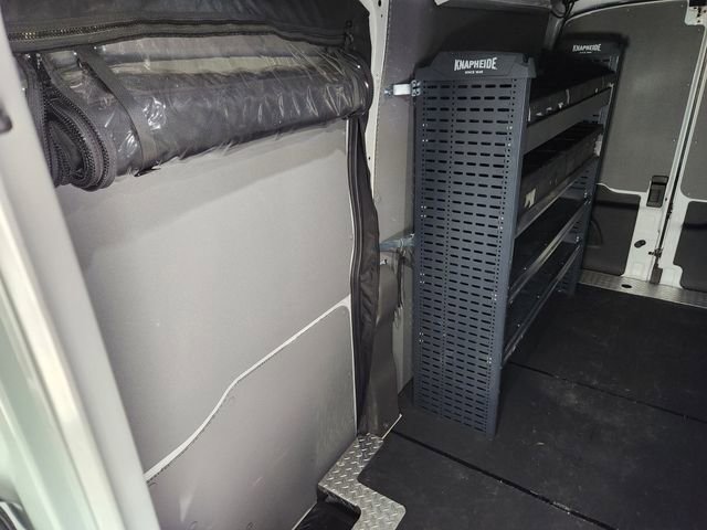 Used 2022 Ford E-Transit Medium Roof image 15