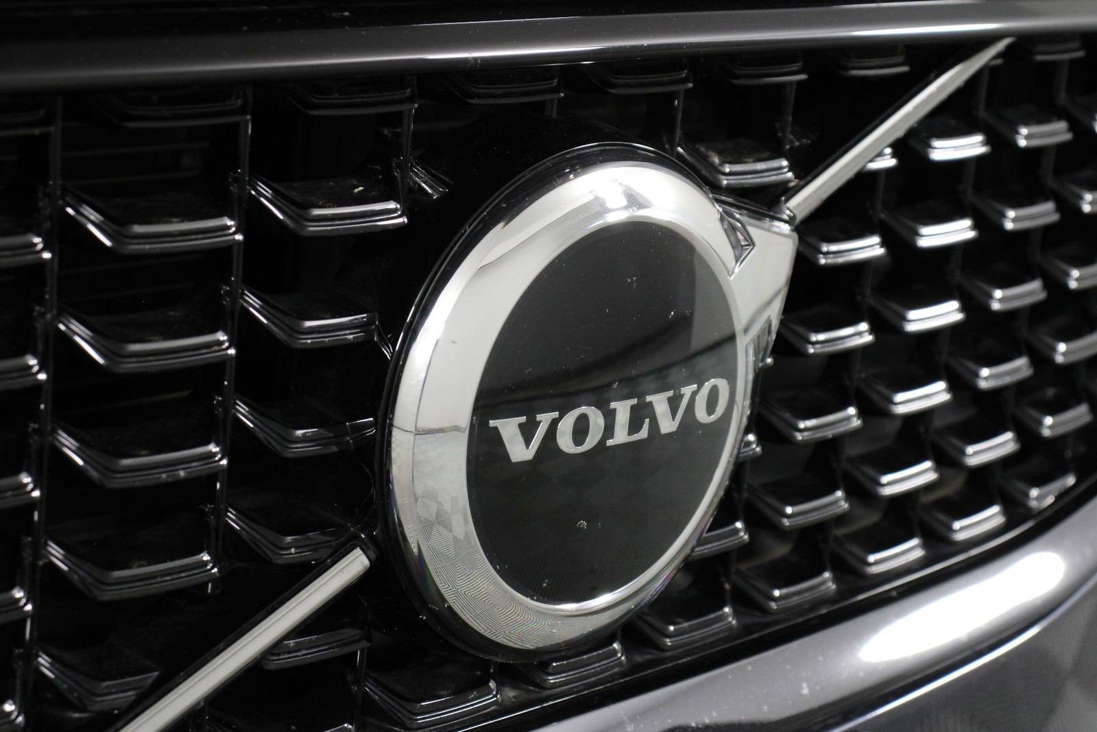 Certified 2023 Volvo S60 B5 Core w/ Climate Package image 27