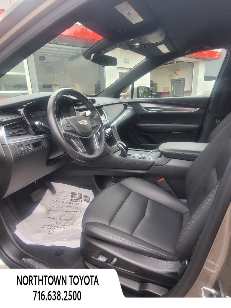 Used 2022 Cadillac XT5 Luxury w/ LPO, Floor Liner Package AWD/4WD image 25