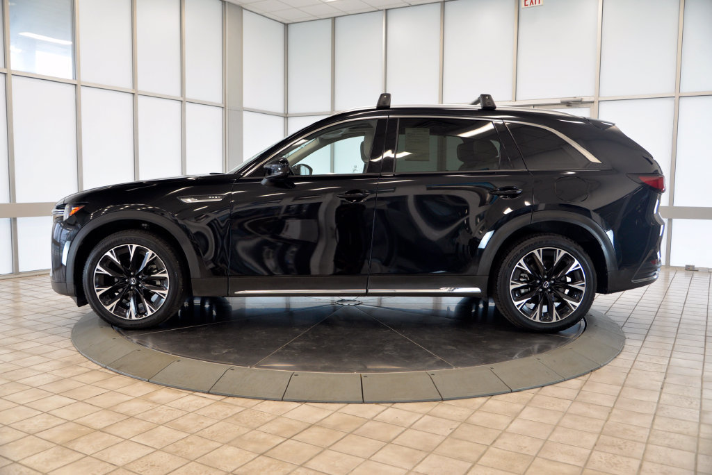 Certified 2024 MAZDA CX-90 Plug-In Hybrid w/ Premium Pkg AWD/4WD image 5