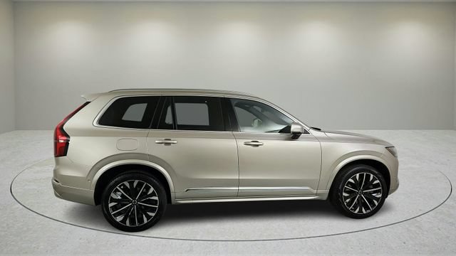 New 2026 Volvo XC90 T8 Plus w/ Protection Package Premier AWD/4WD image 3