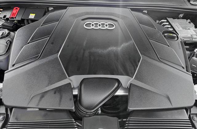 Used 2023 Audi Q8 Premium Plus w/ Premium Plus Package AWD/4WD image 21