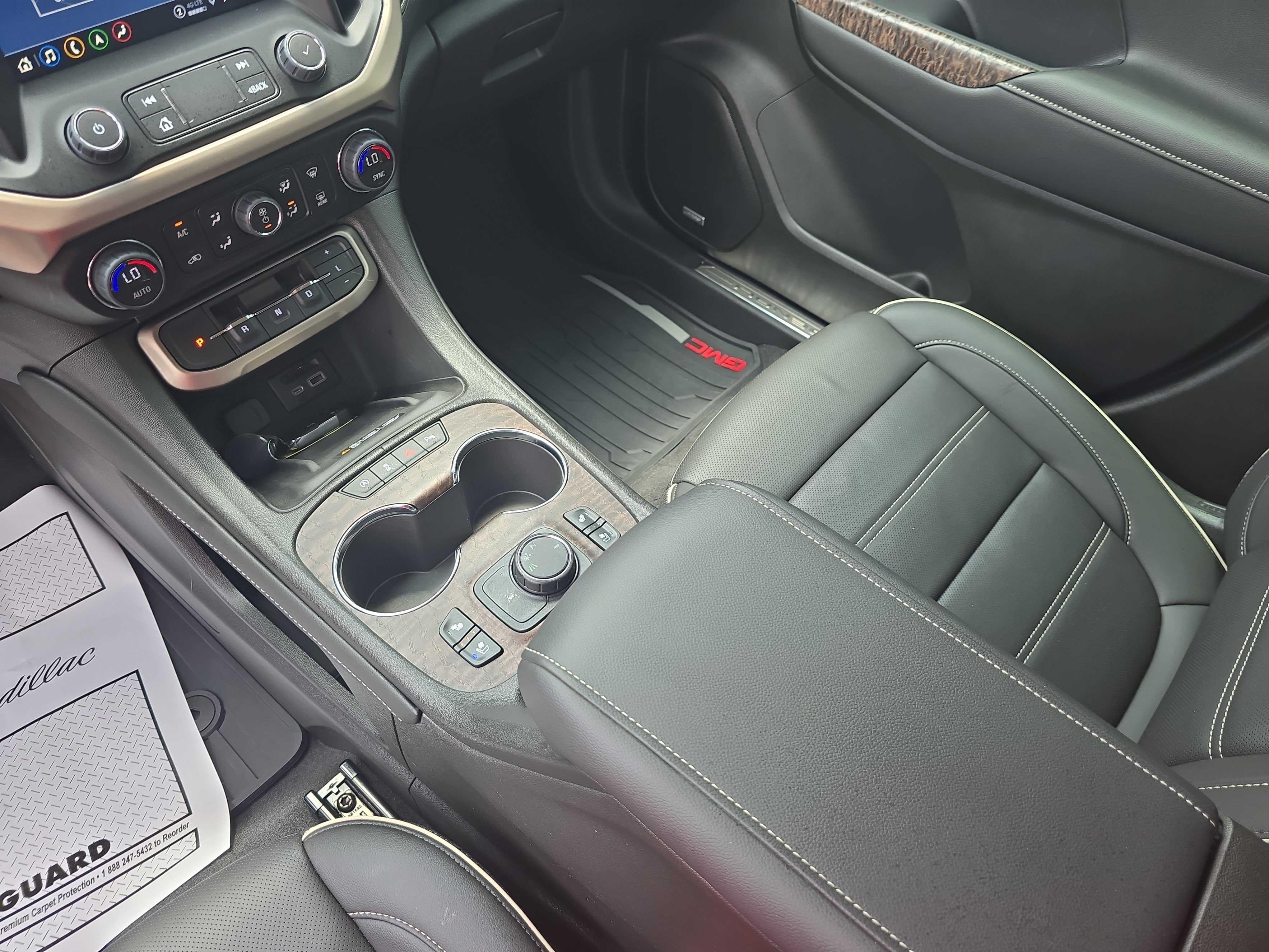 Used 2023 GMC Acadia Denali w/ Denali Ultimate Package FWD image 26