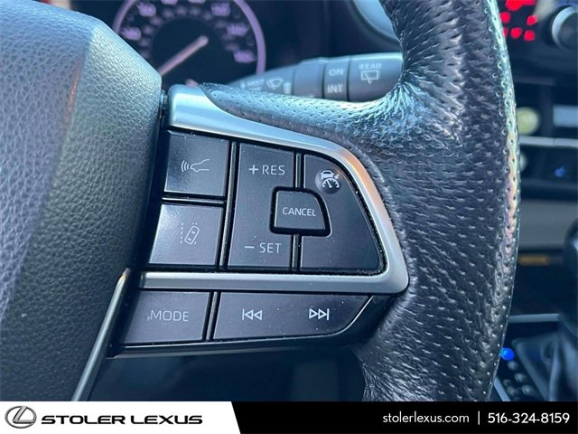 Used 2021 Toyota Sienna Limited image 27