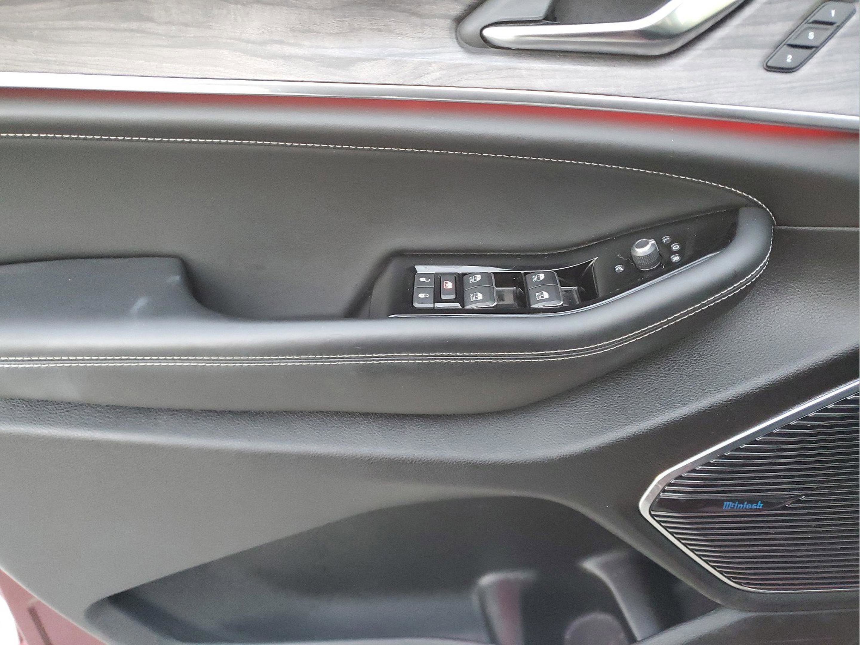 Used 2024 Jeep Grand Cherokee Overland w/ Advanced Protech Group III image 14