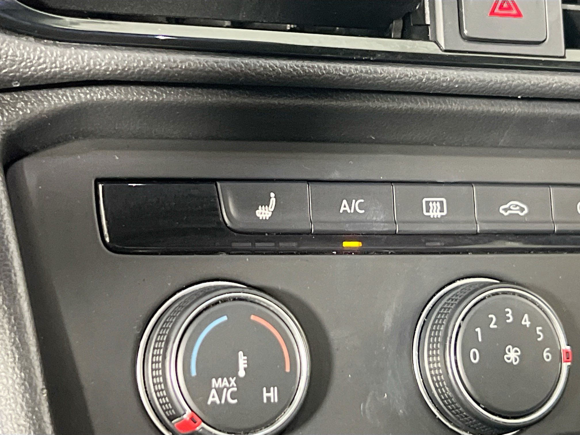 Used 2022 Volkswagen Taos SE AWD/4WD image 19