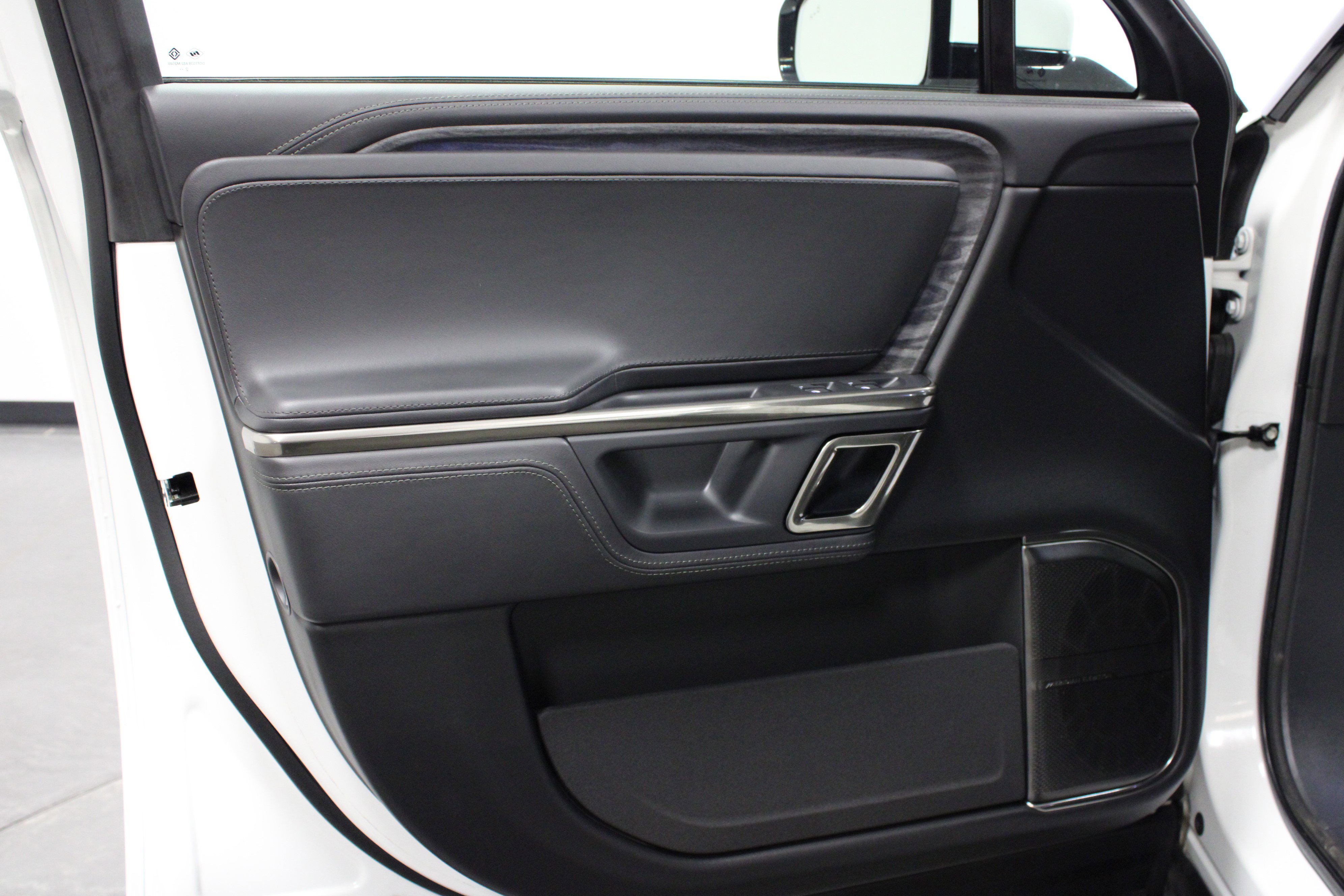 Used 2022 Rivian R1T Adventure image 11