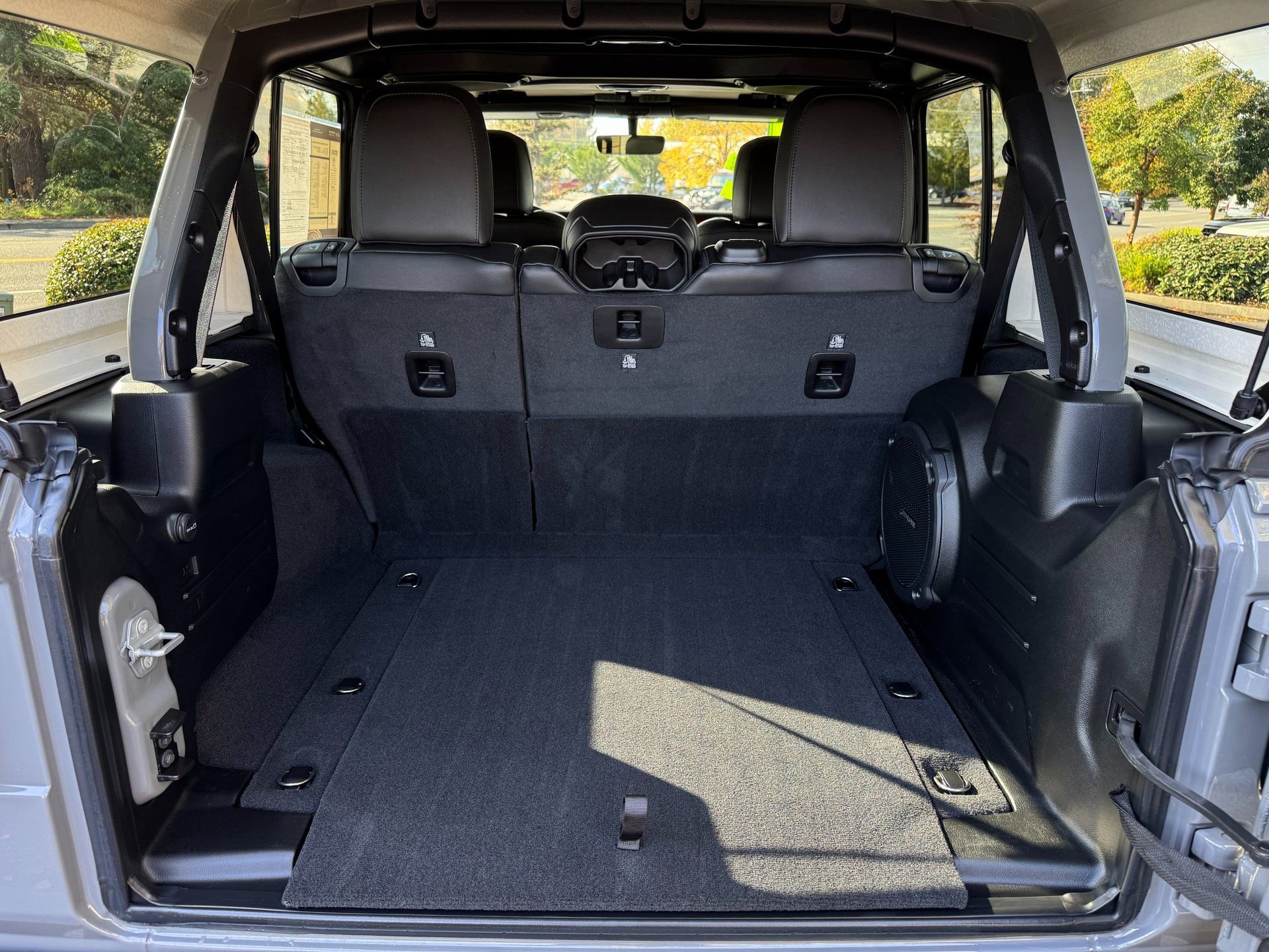 Used 2021 Jeep Wrangler Unlimited Rubicon w/ Uconnect 4C Nav & Sound Group AWD/4WD image 13
