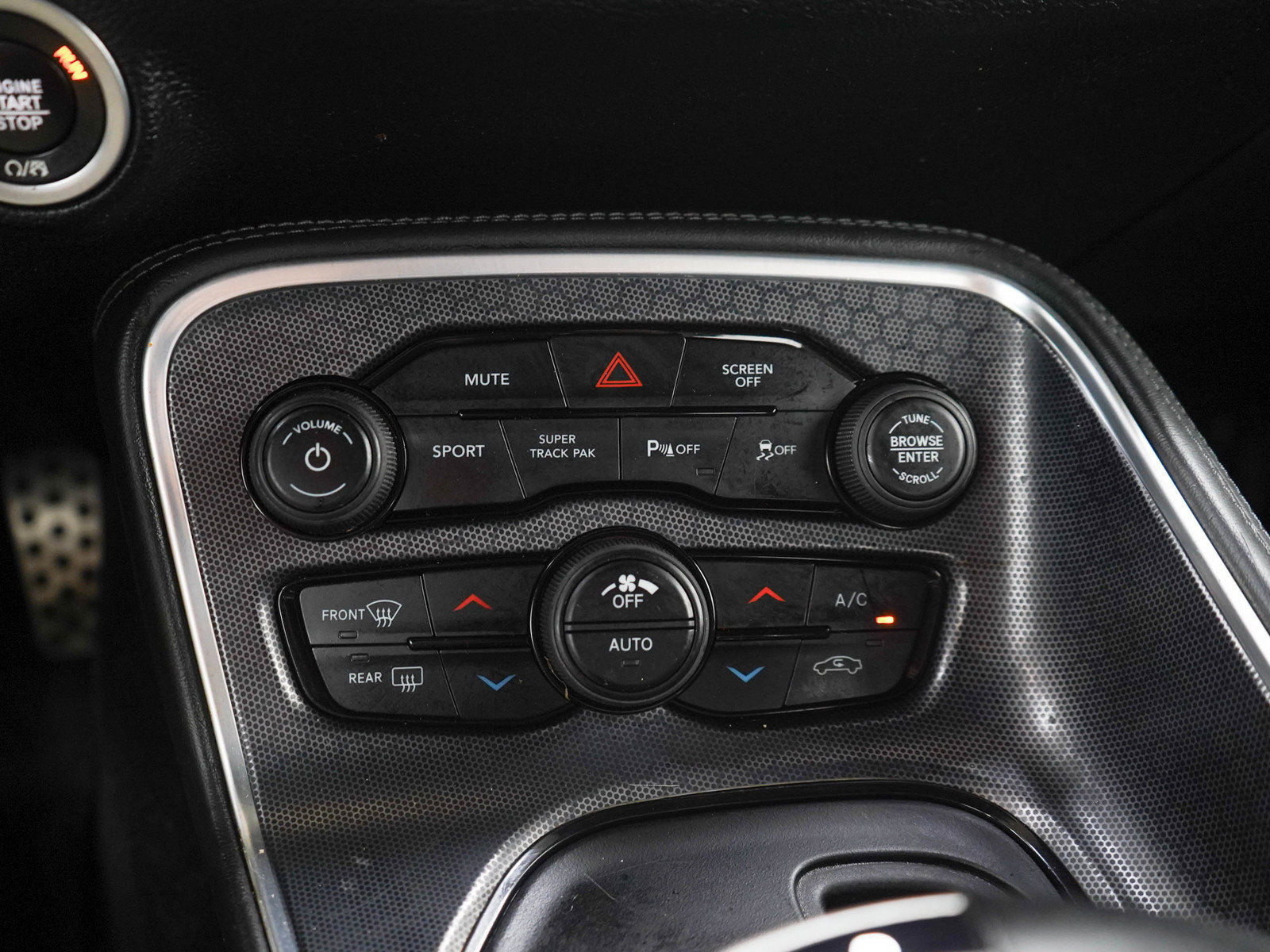 Used 2018 Dodge Challenger GT w/ Driver Convenience Group AWD/4WD image 18