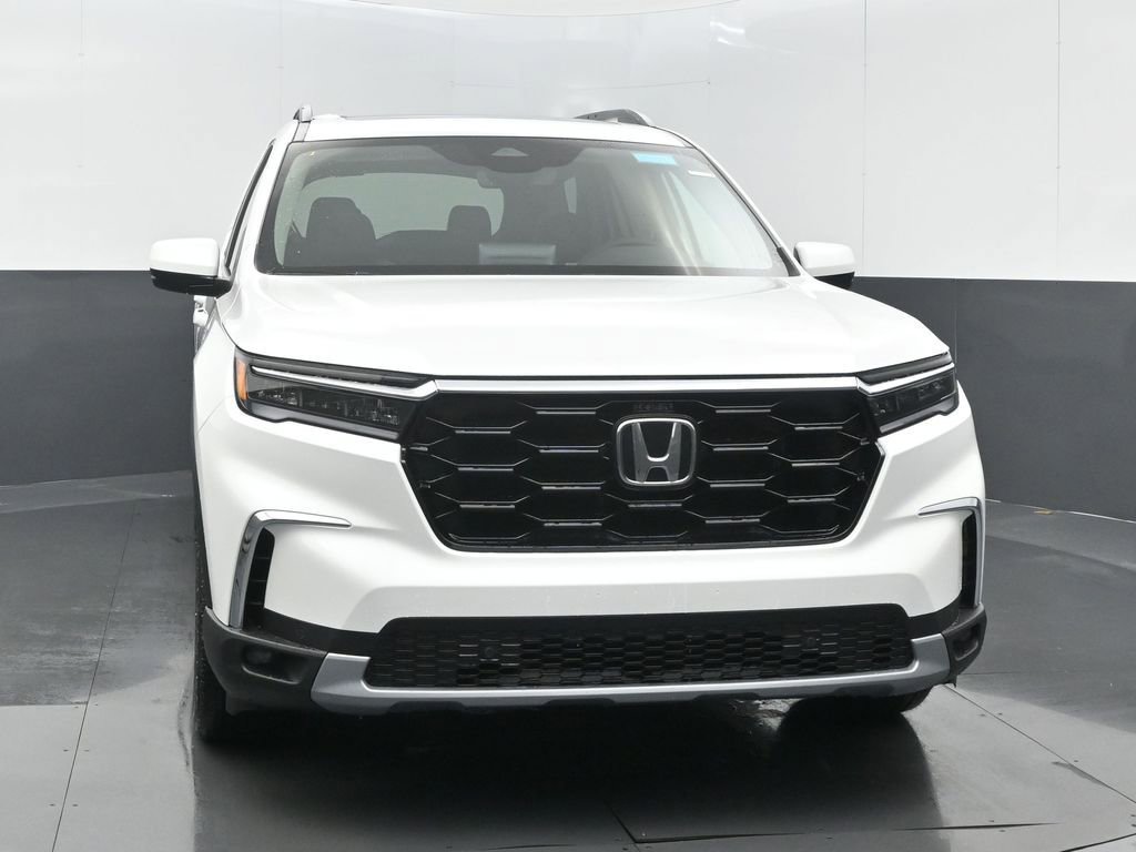 New 2025 Honda Pilot Touring image 4
