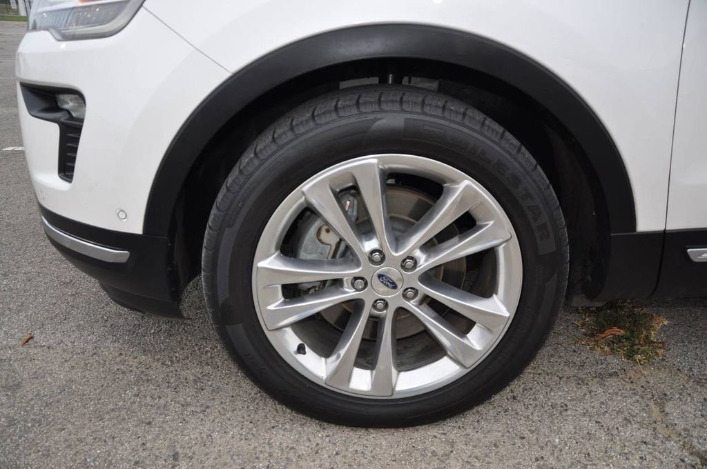 Used 2018 Ford Explorer Limited w/ Equipment Group 301A image 9