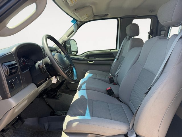 Used 2005 Ford F250 XLT AWD/4WD image 9