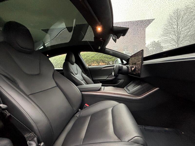 Used 2022 Tesla Model S AWD image 30