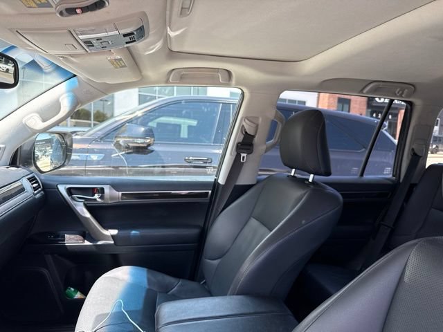 Used 2017 Lexus GX 460 w/ Navigation Package AWD/4WD image 12