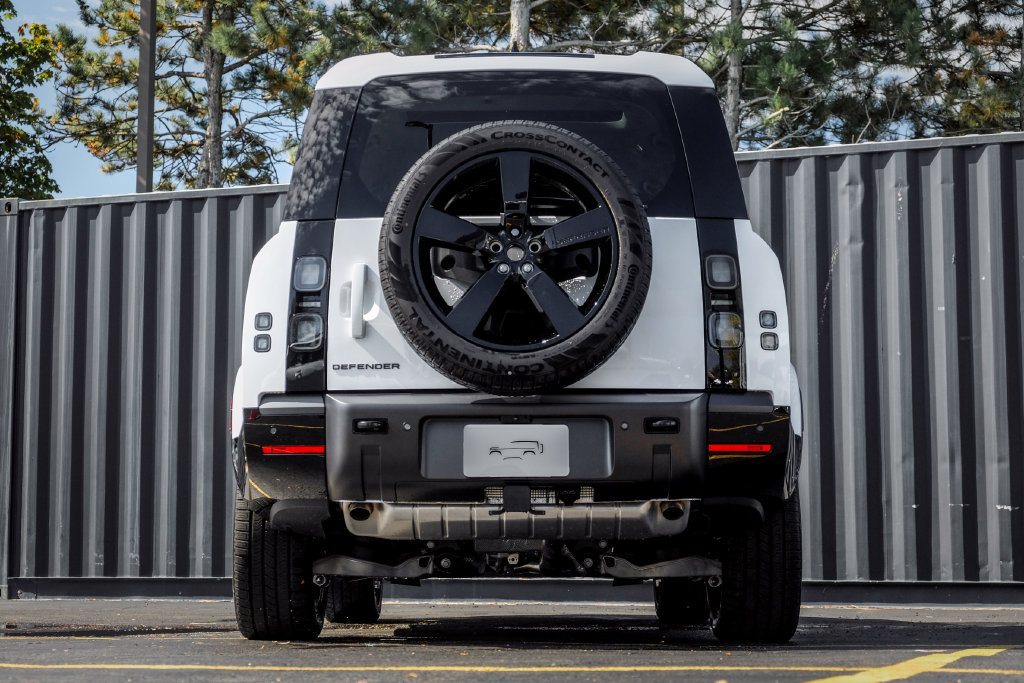 New 2026 Land Rover Defender 130 X-Dynamic SE AWD/4WD image 7