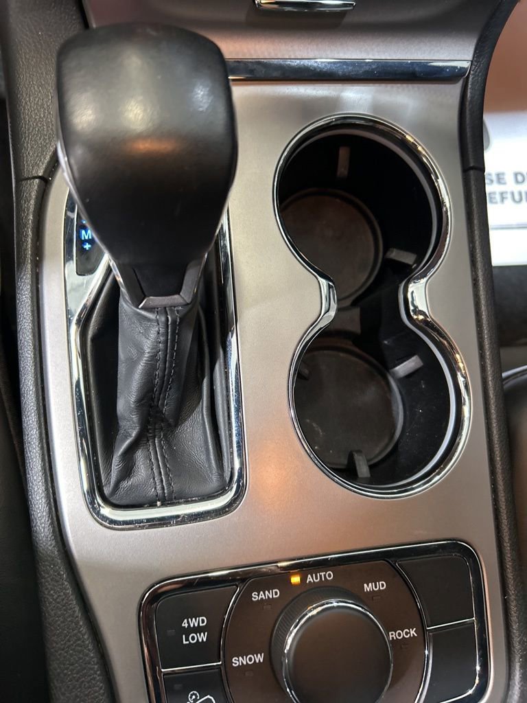 Used 2022 Jeep Grand Cherokee Laredo X AWD/4WD image 29