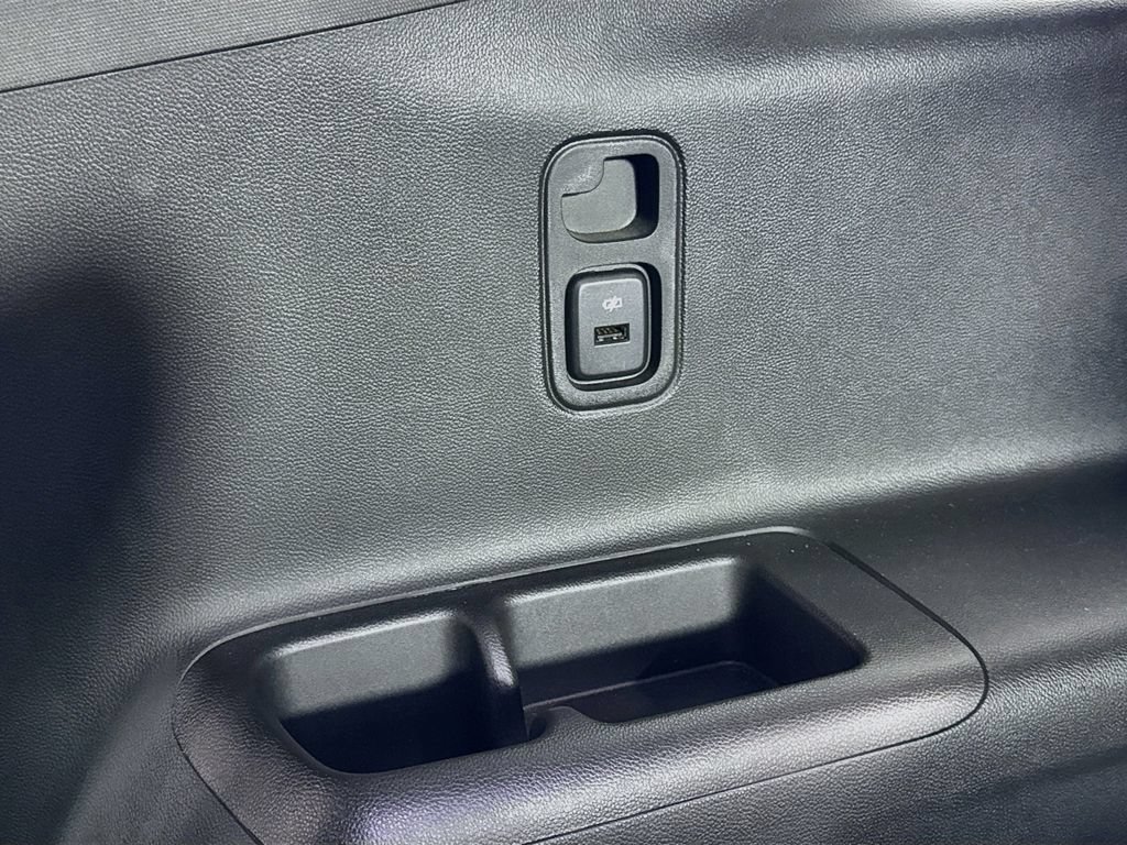 Used 2022 Chevrolet Traverse LT FWD image 22
