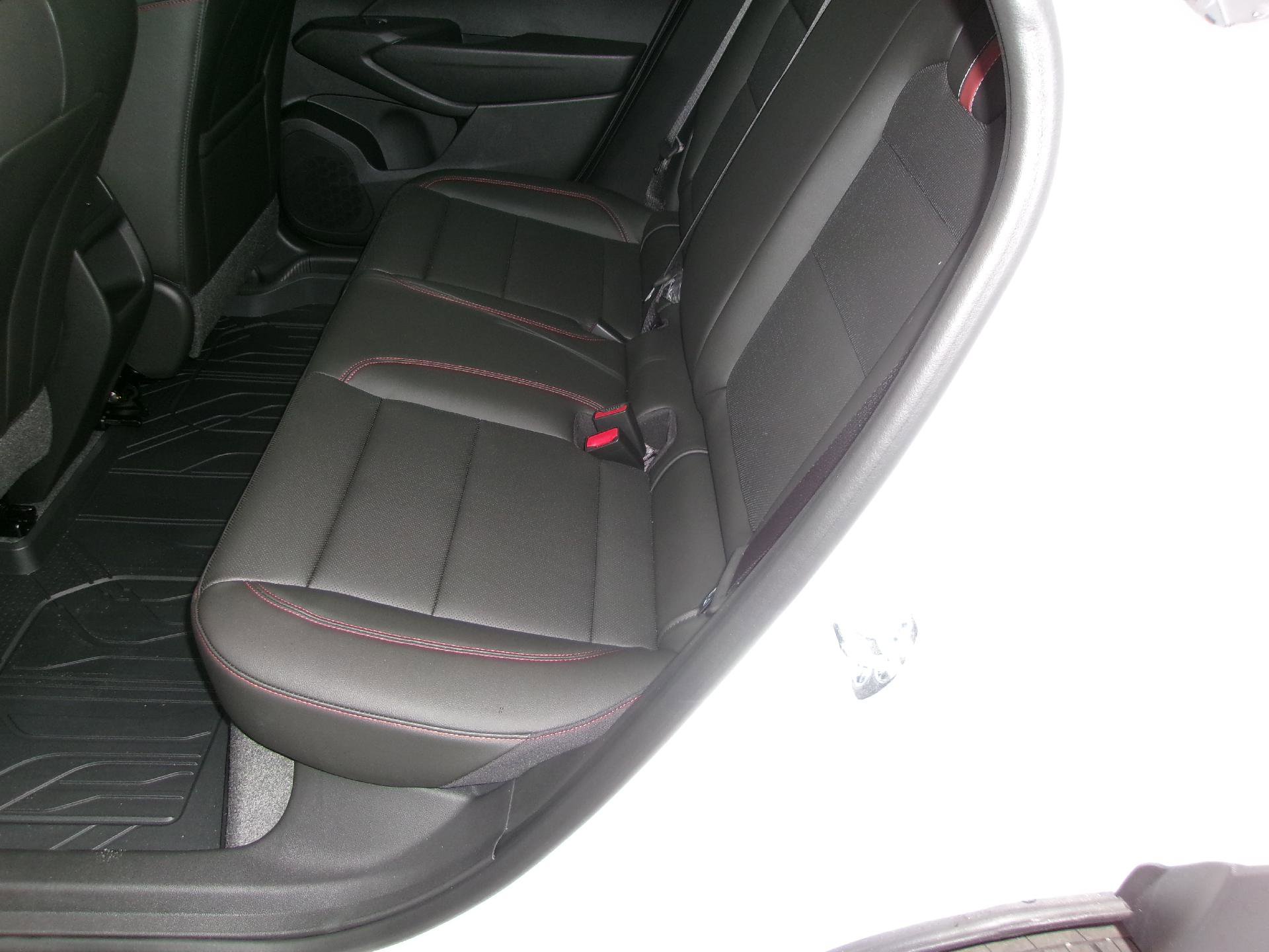 New 2026 Chevrolet Trax RS w/ Sunroof Package FWD image 11