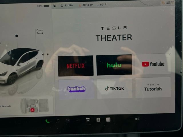 Used 2025 Tesla Model Y Long Range image 23