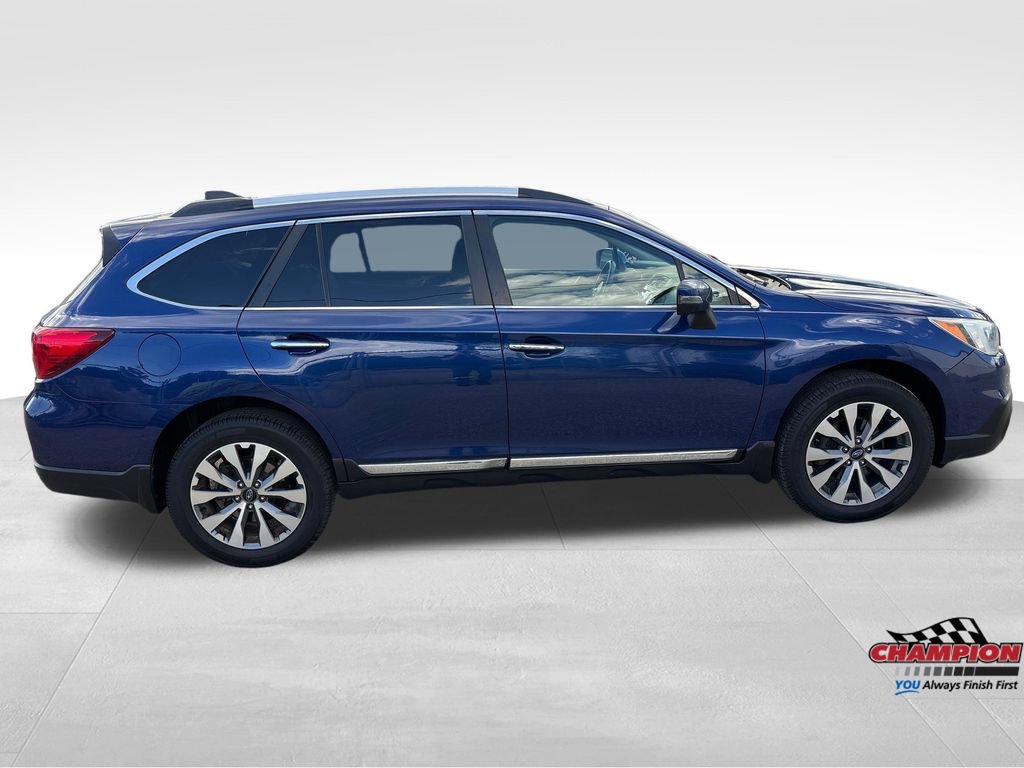Used 2017 Subaru Outback 2.5i Touring AWD/4WD image 6