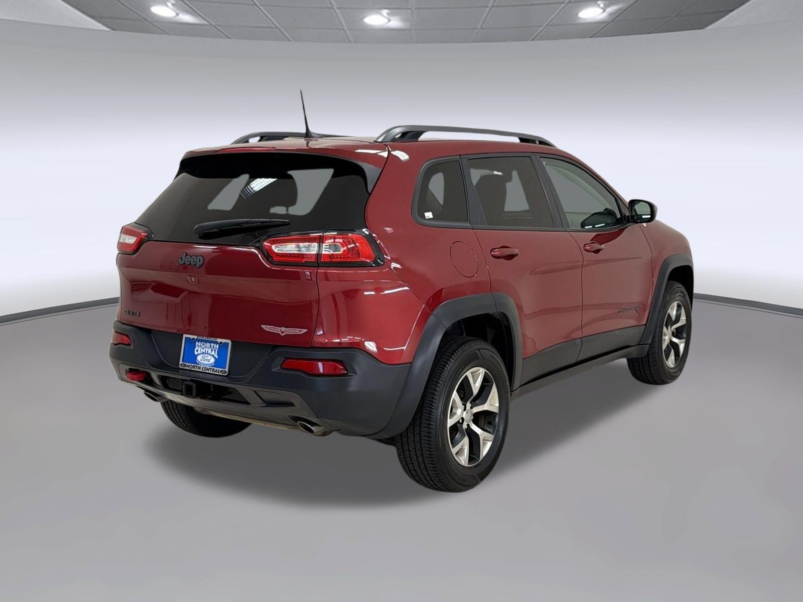 Used 2017 Jeep Cherokee Trailhawk w/ Cold Weather Group AWD/4WD image 9