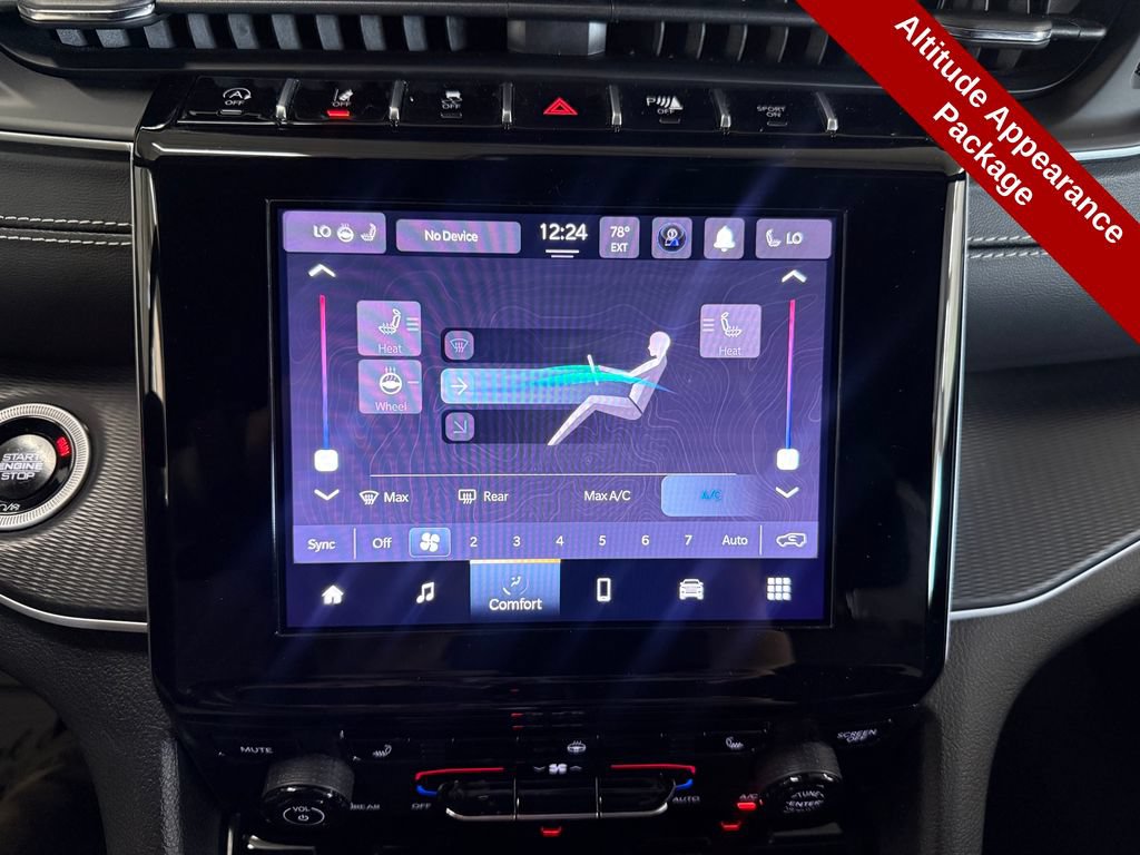 Used 2024 Jeep Grand Cherokee Altitude AWD/4WD image 27