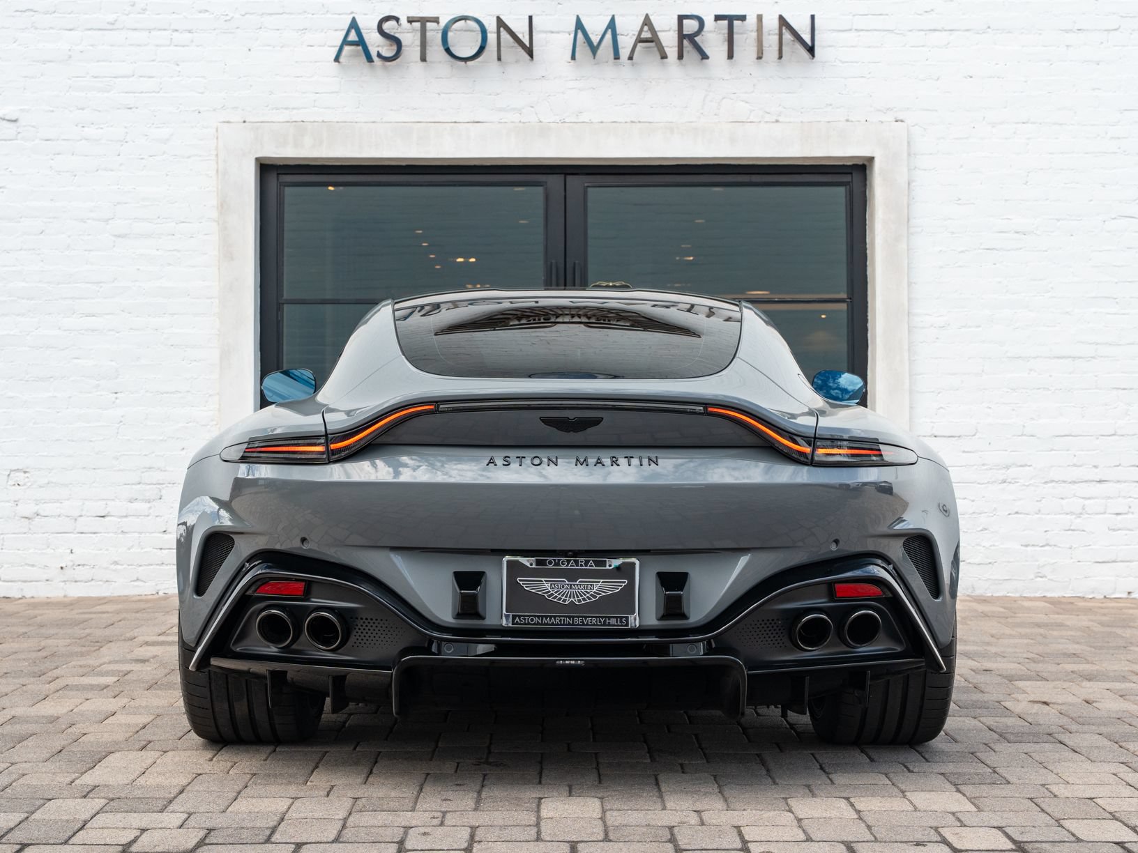 Used 2025 Aston Martin V8 Vantage Coupe RWD image 20