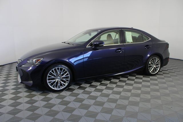 Used 2017 Lexus IS 300 AWD image 2
