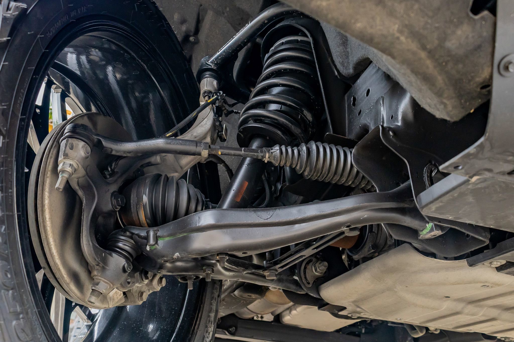 Used 2024 Chevrolet Suburban High Country image 13