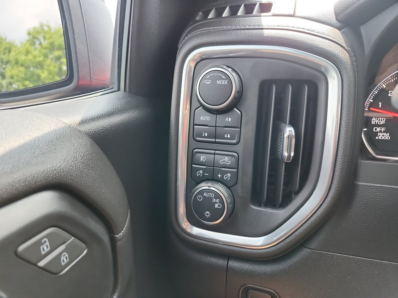 Used 2022 Chevrolet Silverado 1500 RST AWD/4WD image 17