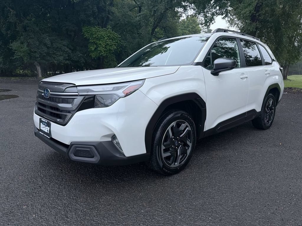 Used 2025 Subaru Forester Limited AWD/4WD image 4