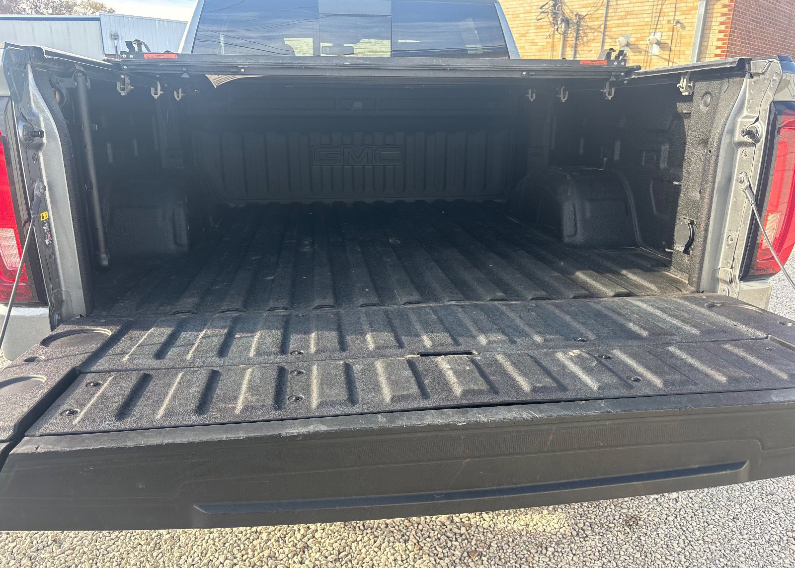 Used 2021 GMC Sierra 1500 SLT w/ SLT Premium Package image 11