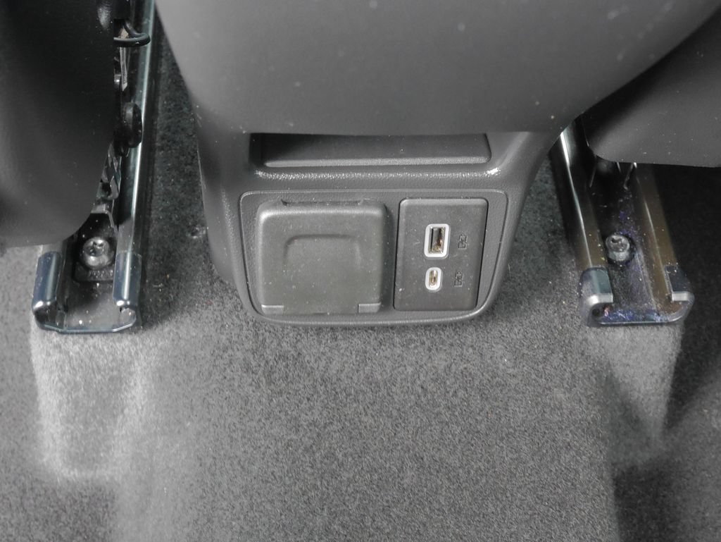 Used 2021 Chevrolet TrailBlazer RS w/ Technology Package AWD/4WD image 19
