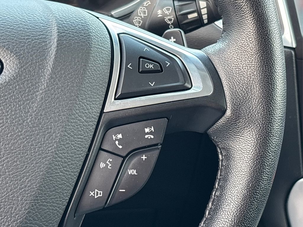 Used 2016 Ford Edge Titanium w/ Technology Package image 32