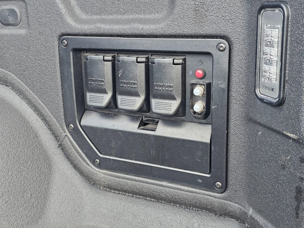 Used 2025 GMC Sierra EV Denali image 14