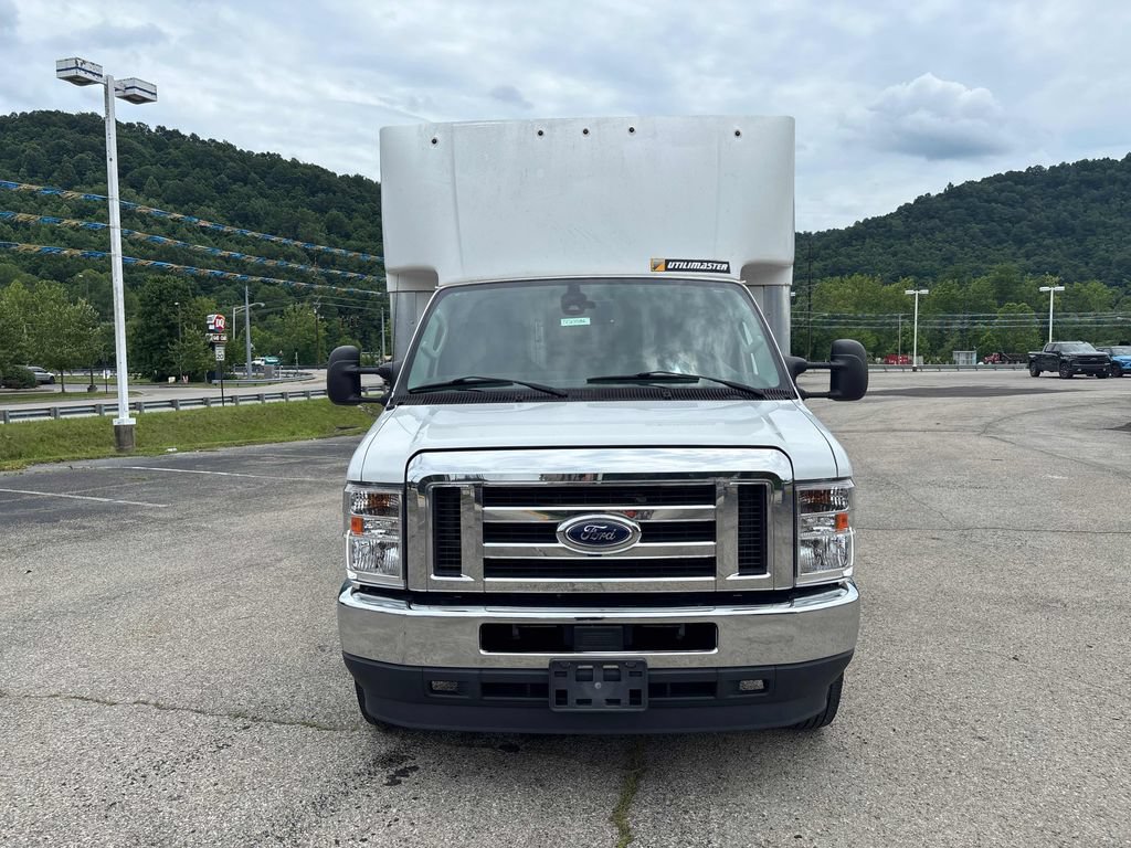Used 2022 Ford E-450 and Econoline 450 Super Duty RWD image 8