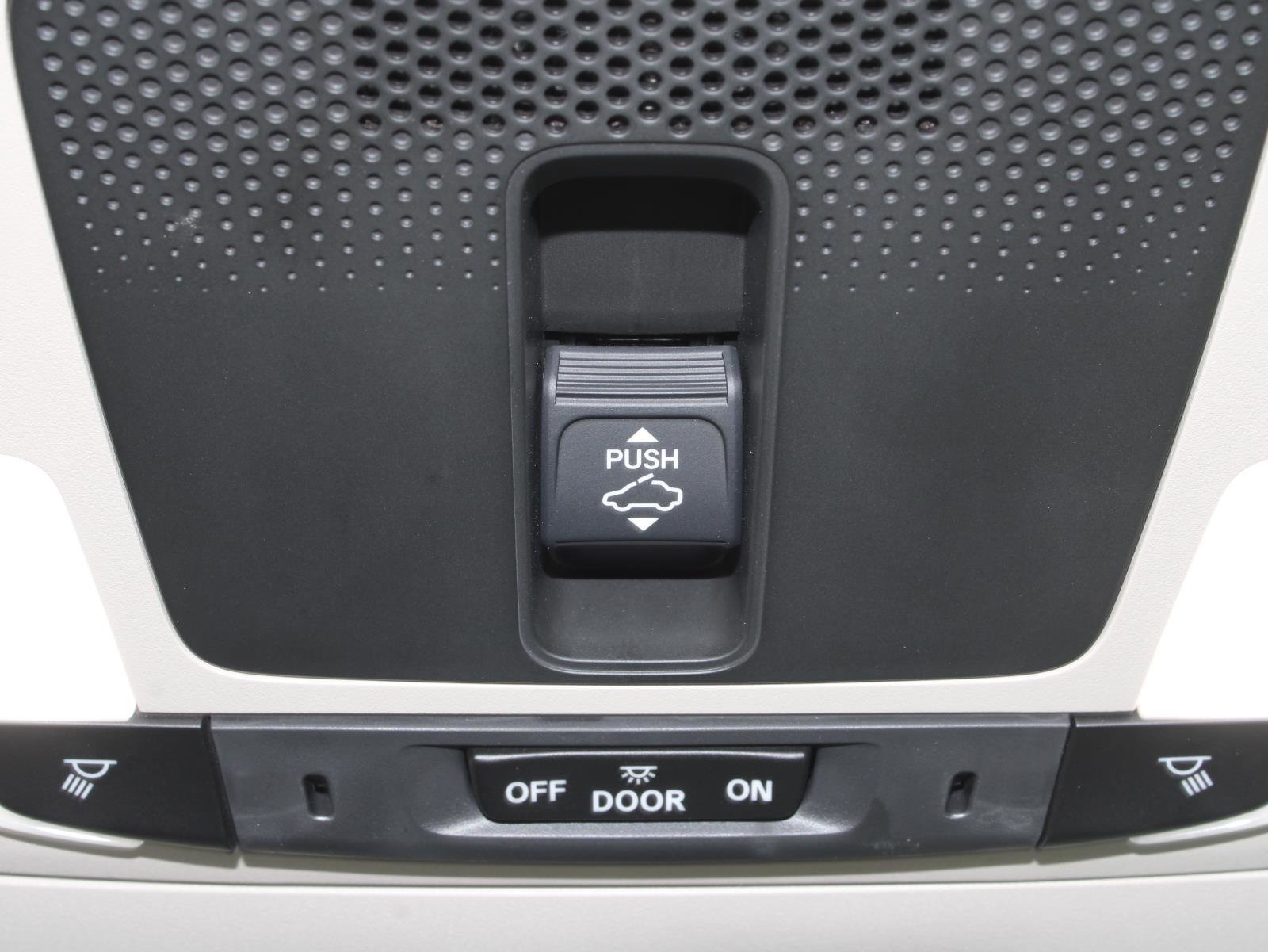 Used 2025 Honda CR-V EX-L image 13