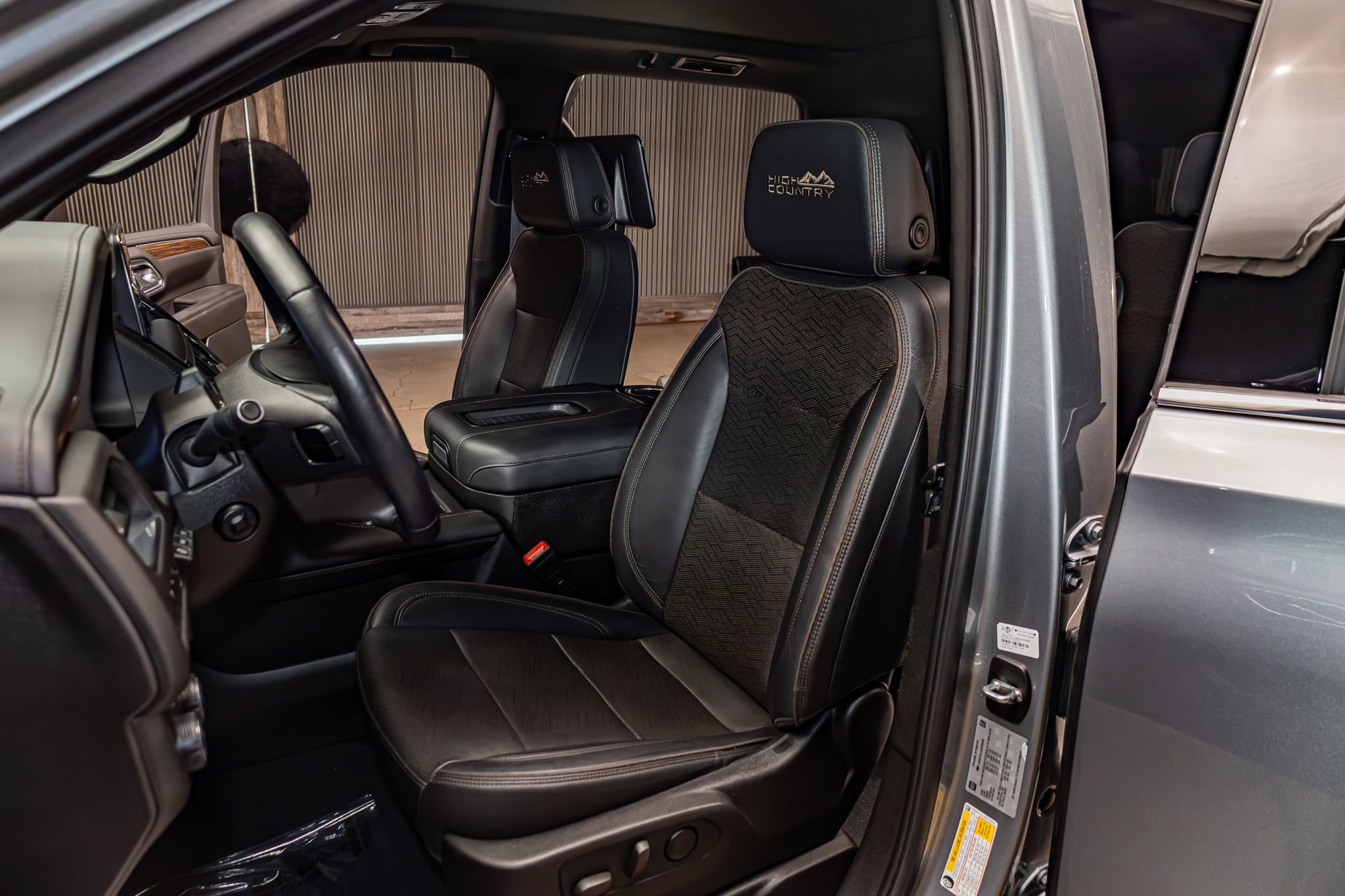 Used 2024 Chevrolet Tahoe High Country w/ Advanced Technology Package AWD/4WD image 20