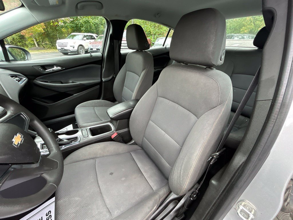 Used 2019 Chevrolet Cruze LS FWD image 11