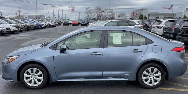 Used 2024 Toyota Corolla LE AWD/4WD image 3