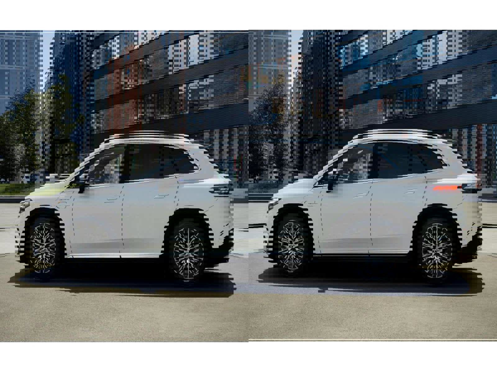 New 2026 Mercedes-Benz EQS 550 4MATIC SUV image 32