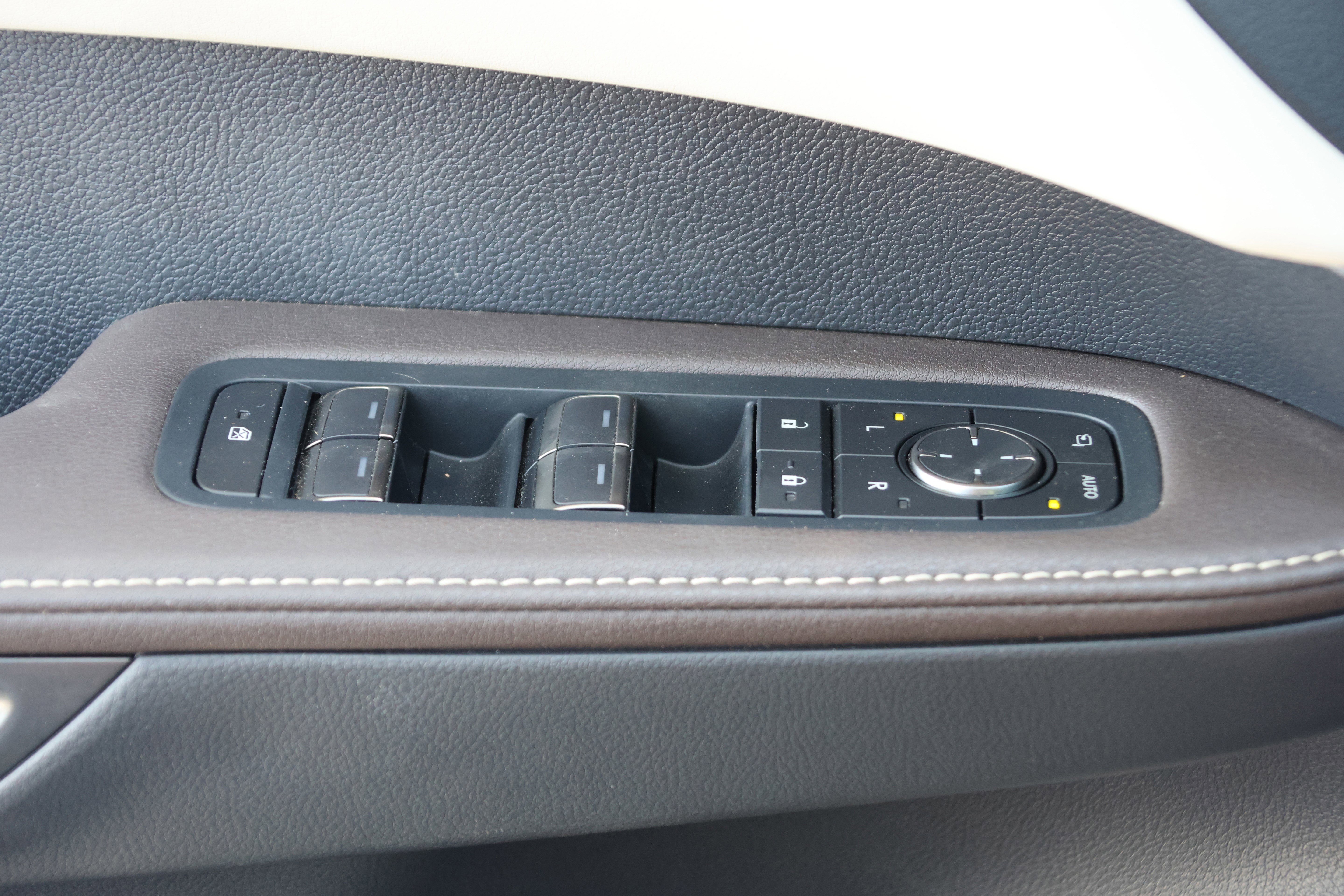 Used 2023 Lexus RX 350 FWD w/ Cold Area Package image 14