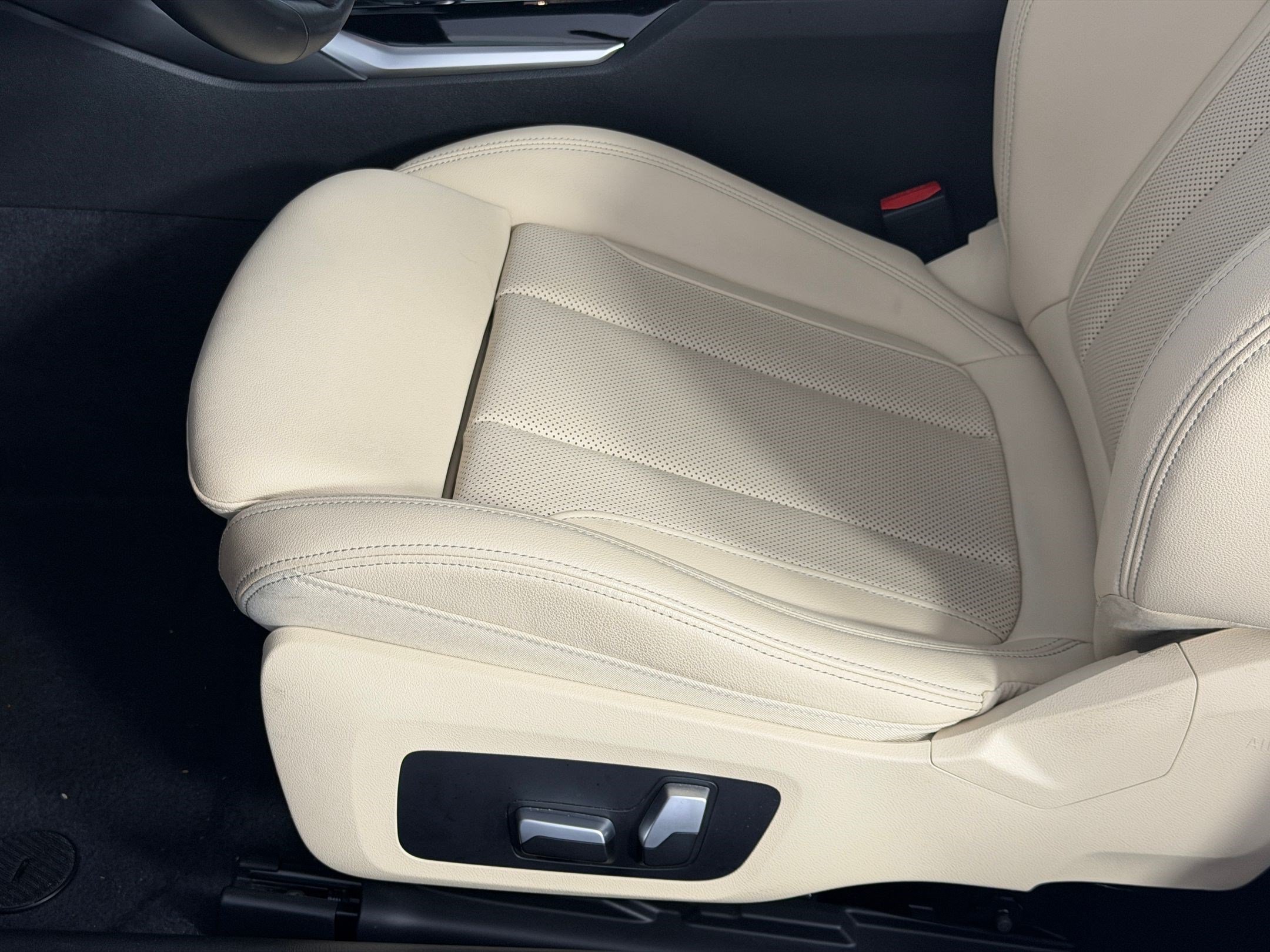 Used 2022 BMW 230i Coupe w/ Premium Package 2 RWD image 14