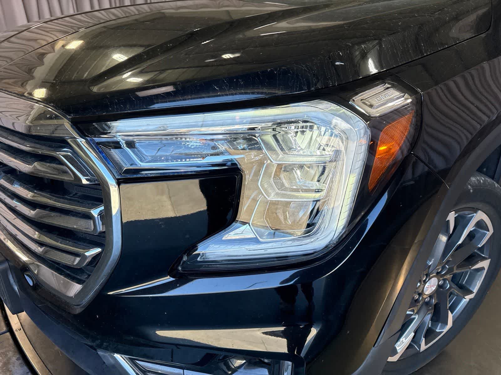 Used 2022 GMC Terrain SLT w/ Infotainment Package II FWD image 9