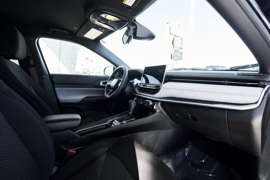 Used 2023 Jeep Compass Sport image 25