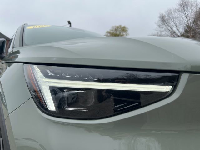 Certified 2025 Volvo XC40 B5 Ultra AWD/4WD image 13