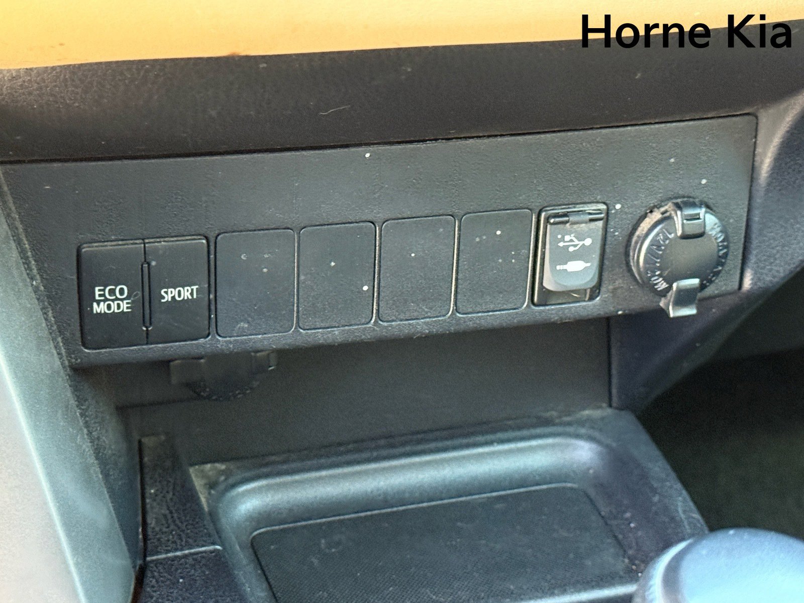 Used 2017 Toyota RAV4 XLE w/ Carpet Mat Package image 20